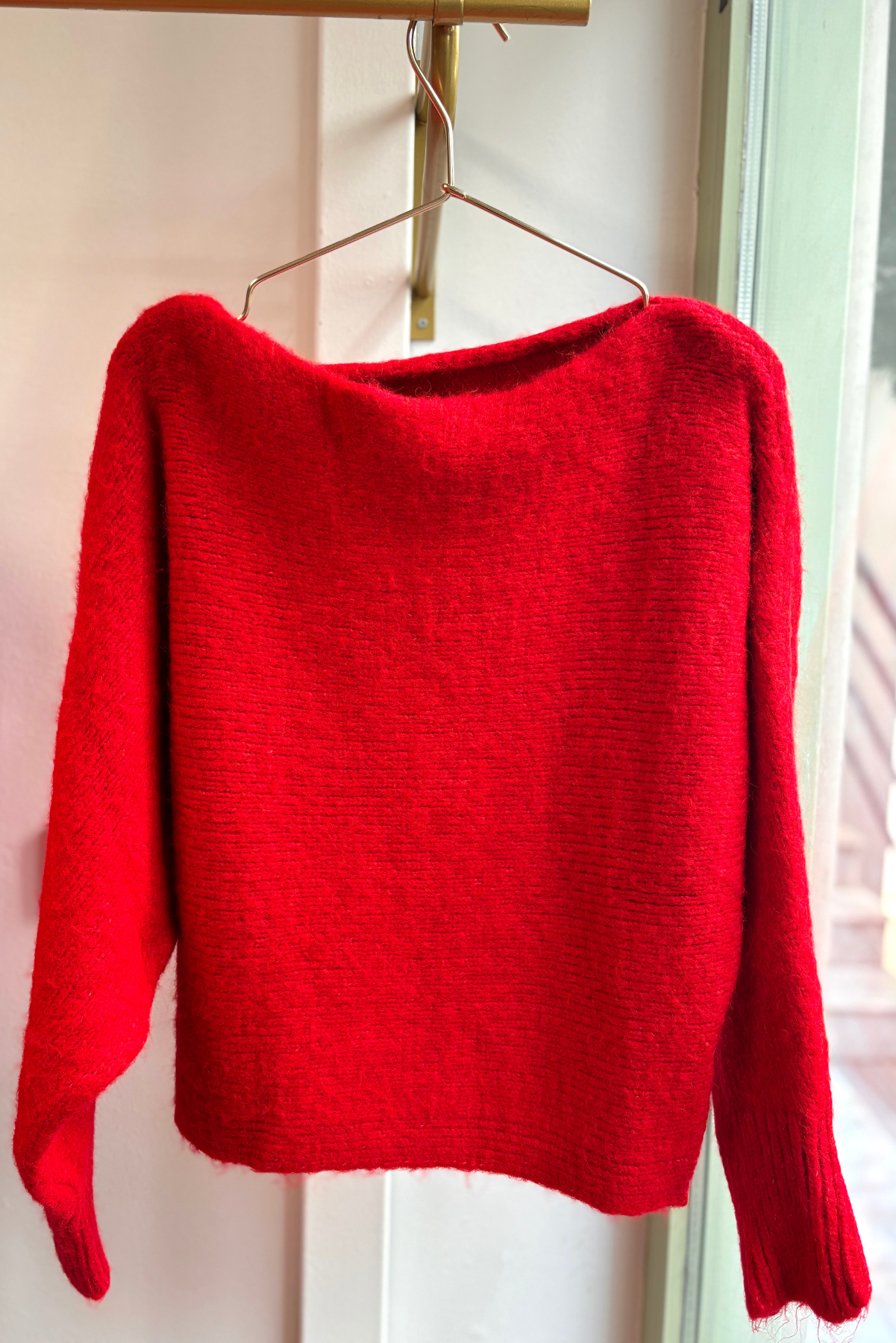 Kırmızı Kayık Yaka Yün Kazak